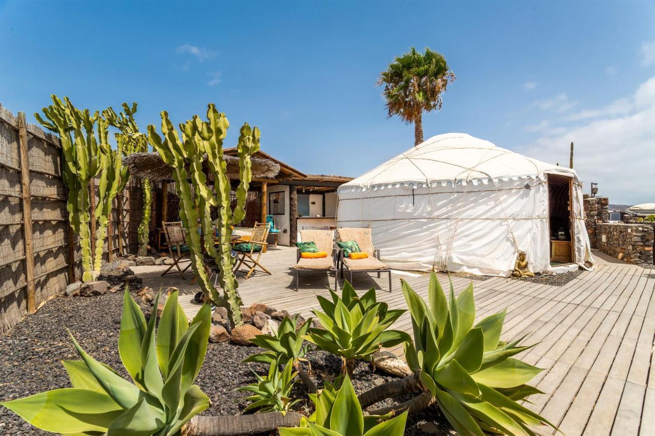 Eco Village Finca De Arrieta - Yurts And Stone Cottages - Shared Pool - Walking Distance To Arrieta Beach Tabayesco Exterior photo