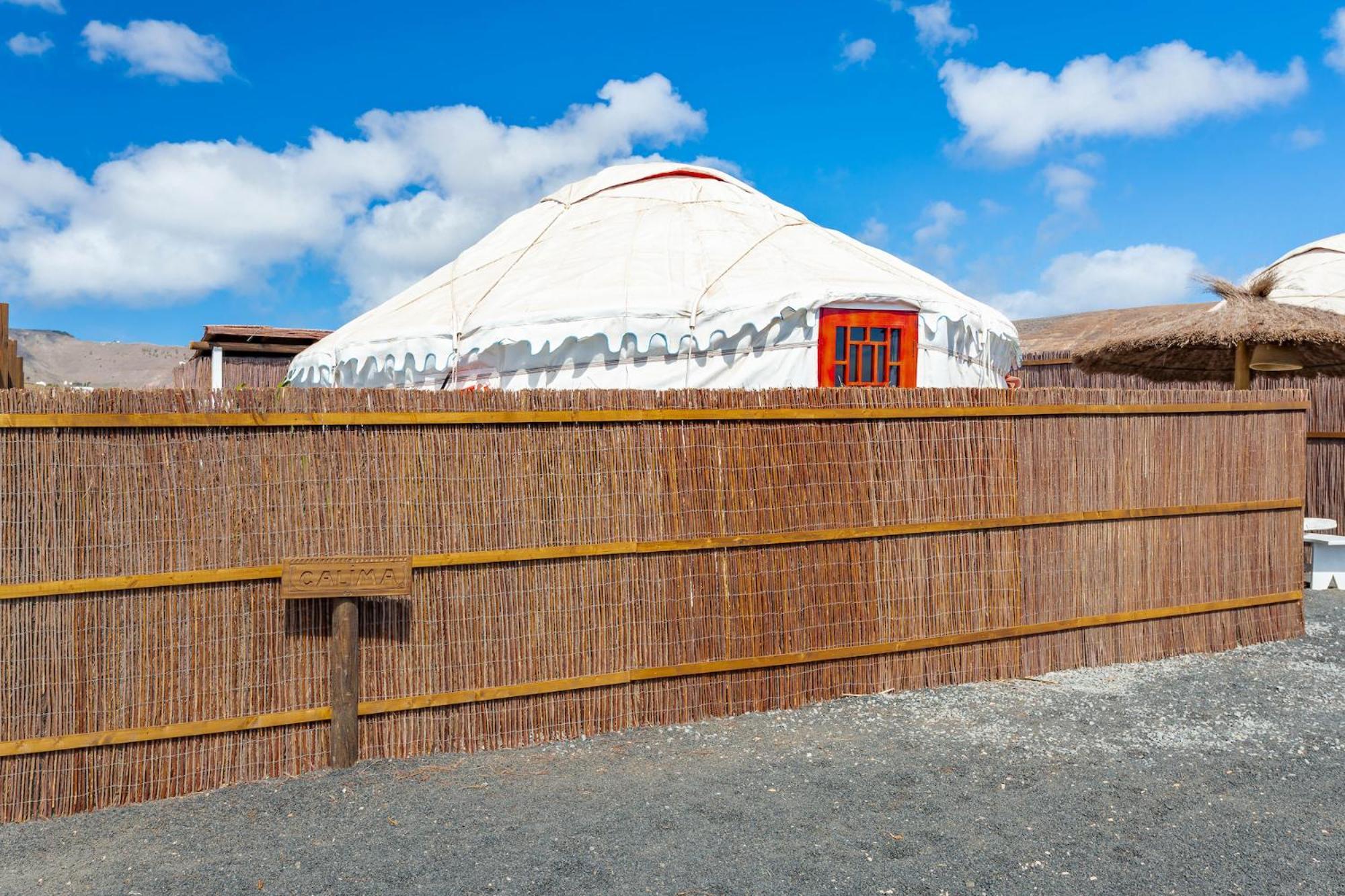 Eco Village Finca De Arrieta - Yurts And Stone Cottages - Shared Pool - Walking Distance To Arrieta Beach Tabayesco Exterior photo