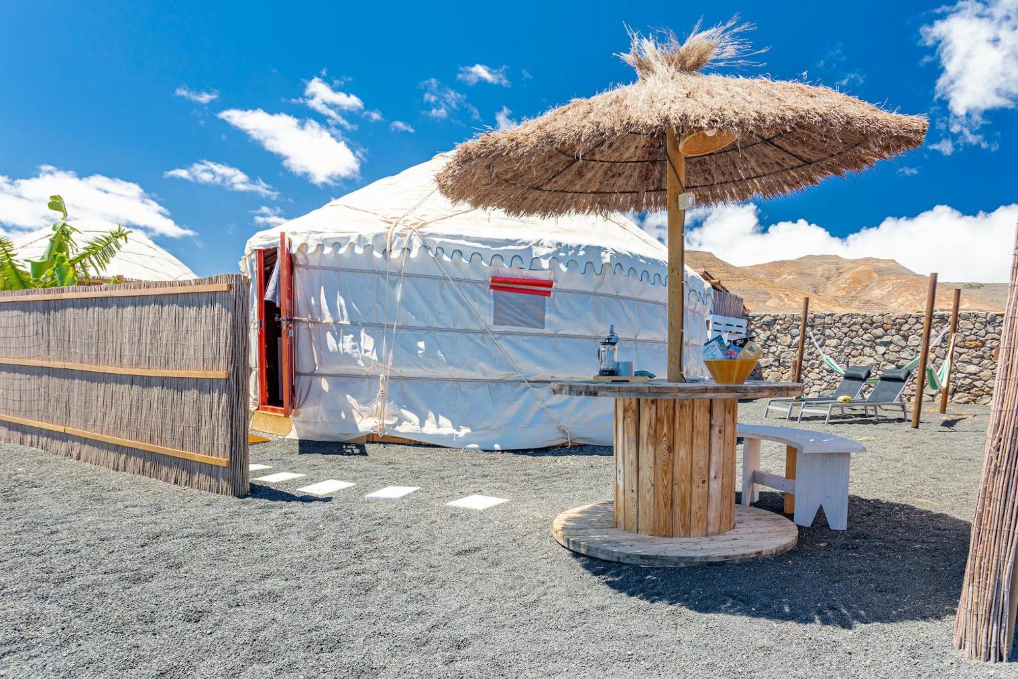 Eco Village Finca De Arrieta - Yurts And Stone Cottages - Shared Pool - Walking Distance To Arrieta Beach Tabayesco Exterior photo