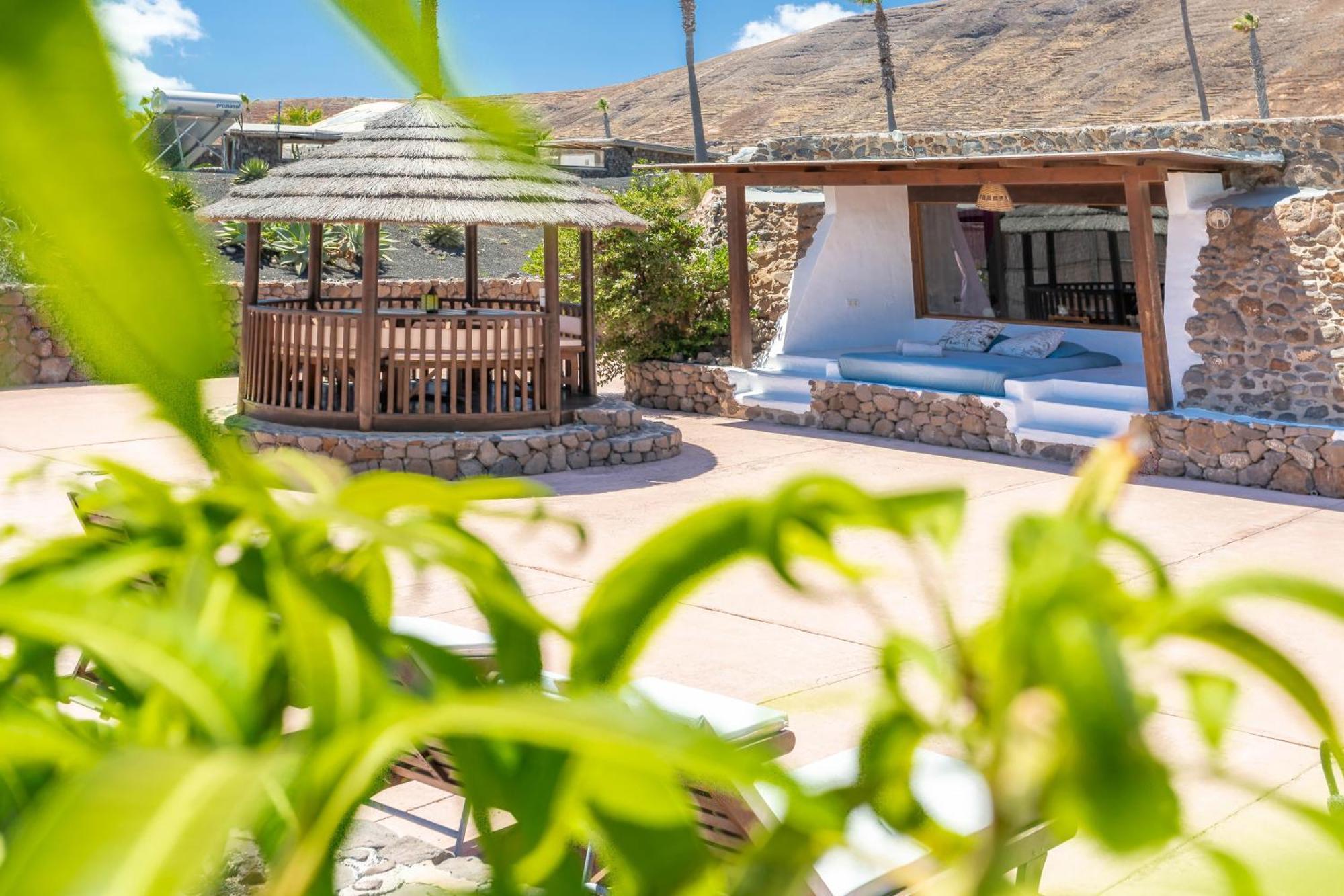 Eco Village Finca De Arrieta - Yurts And Stone Cottages - Shared Pool - Walking Distance To Arrieta Beach Tabayesco Exterior photo